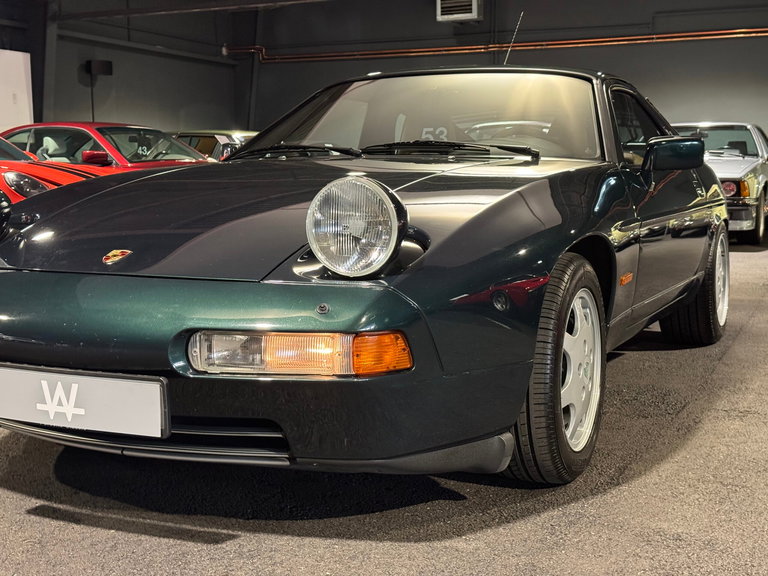 Porsche 928 S4