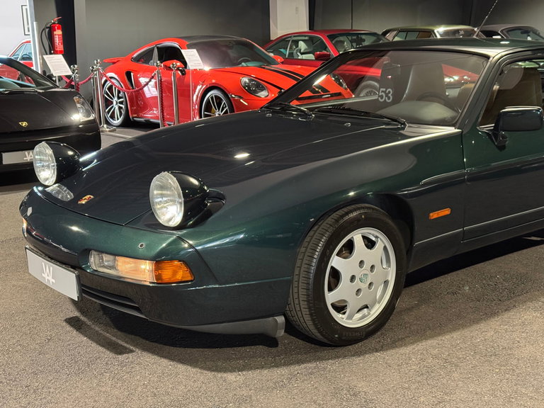 Porsche 928 S4