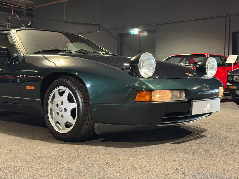 Porsche 928 S4
