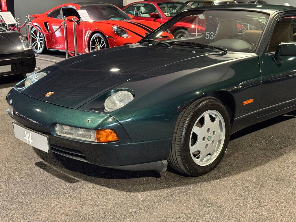 Porsche 928 S4
