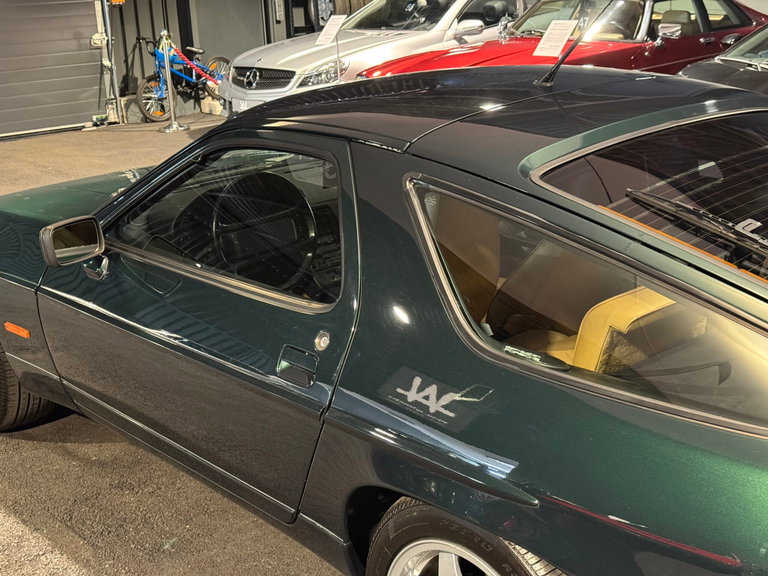 Porsche 928 S4