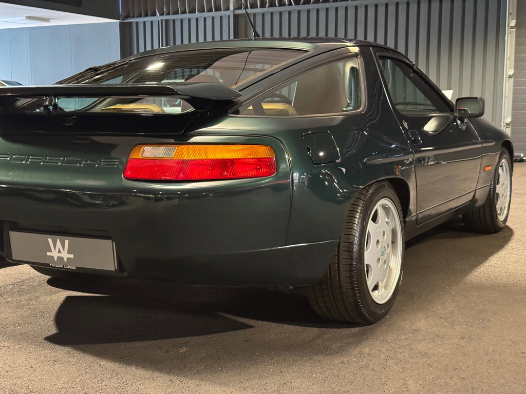Porsche 928 S4