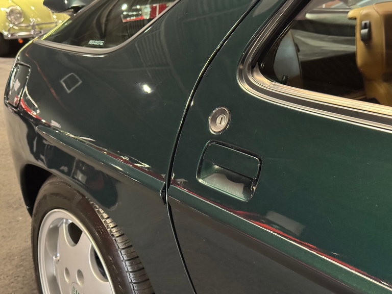 Porsche 928 S4
