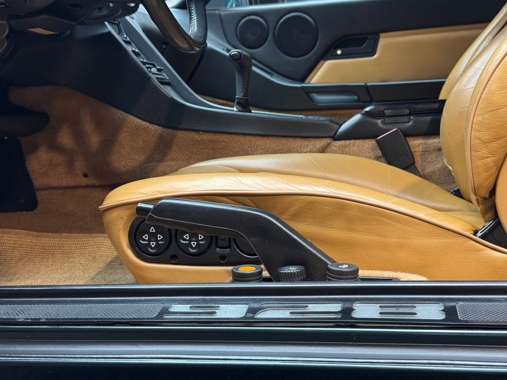Porsche 928 S4