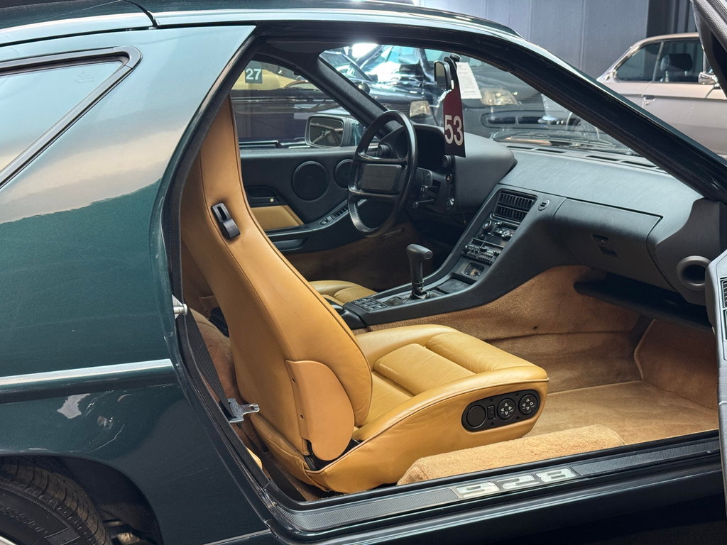 Porsche 928 S4