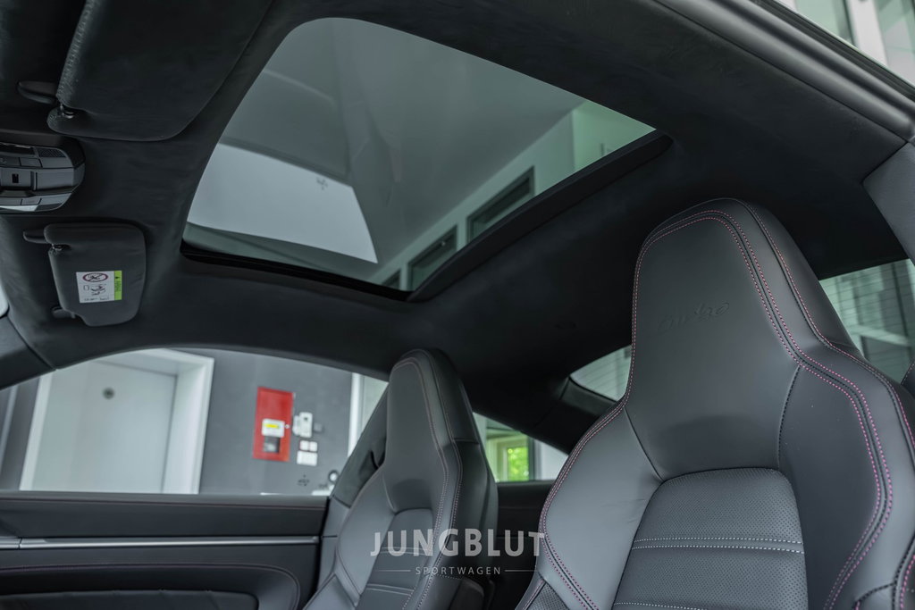 Porsche 992 Turbo