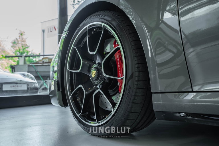 Porsche 992 Turbo