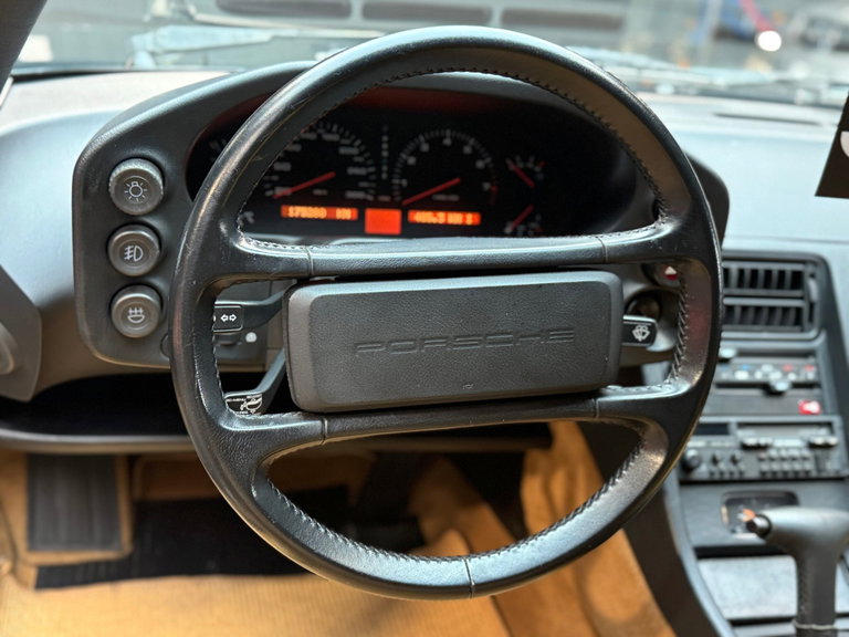 Porsche 928 S4