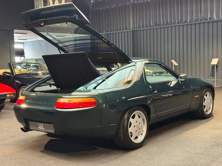 Porsche 928 S4