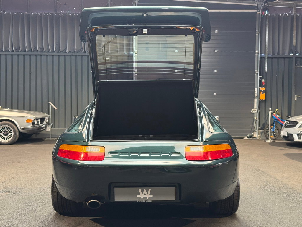 Porsche 928 S4