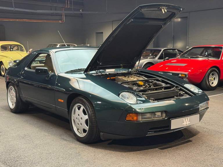 Porsche 928 S4