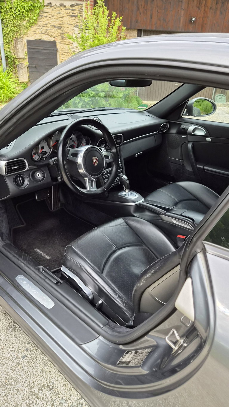 Porsche 997.2 Carrera 4S