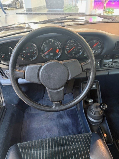 Porsche 911 Carrera 3.2