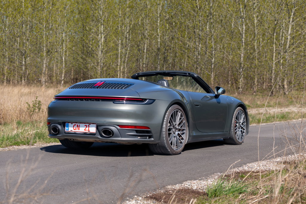 Porsche 992 Carrera 4S