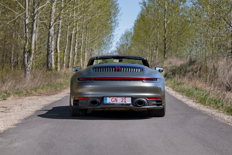 Porsche 992 Carrera 4S