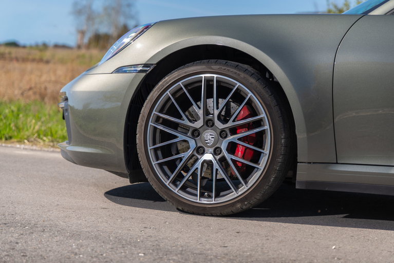 Porsche 992 Carrera 4S