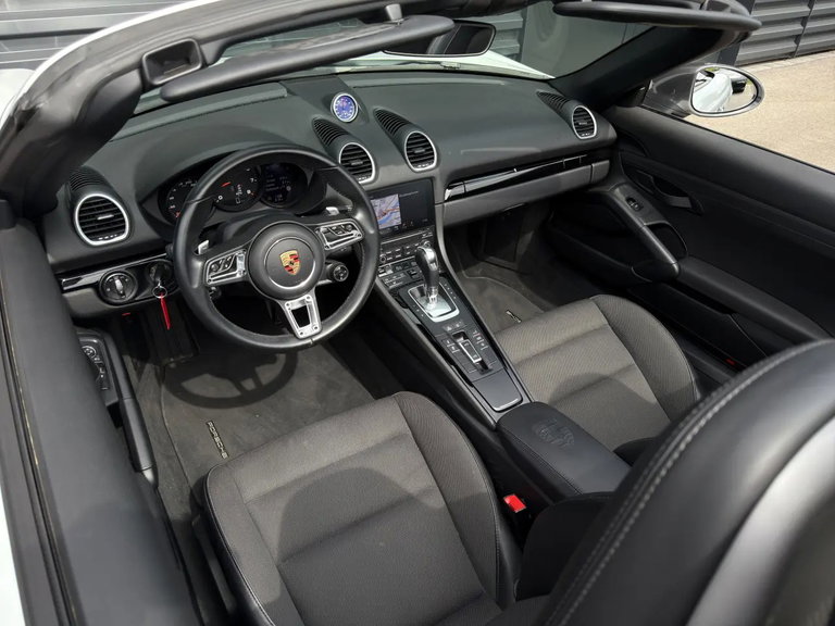 Porsche 718 Boxster T