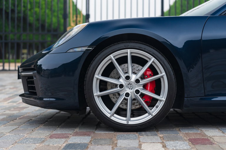 Porsche 992 Carrera 4S