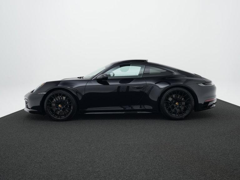 Porsche 992 Carrera 4 GTS