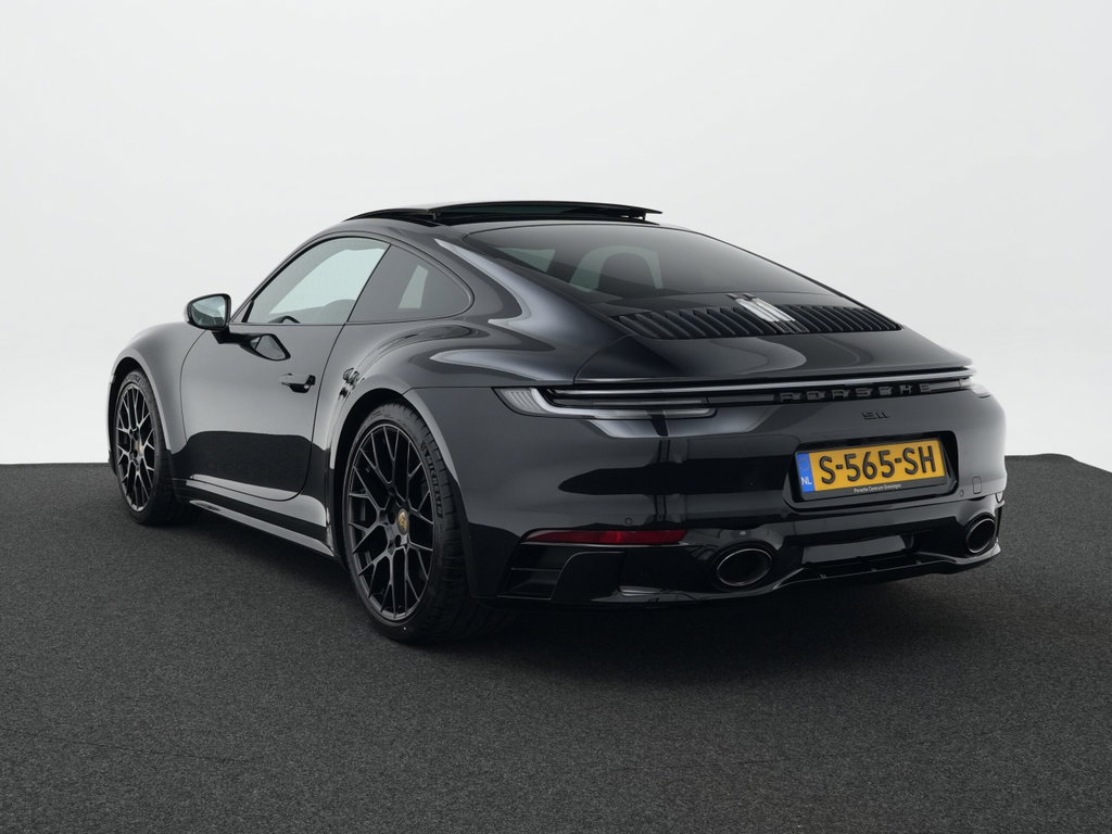 Porsche 992 Carrera 4 GTS