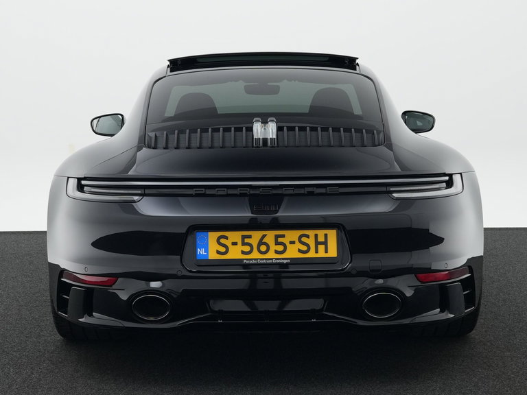 Porsche 992 Carrera 4 GTS