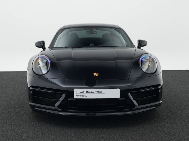Porsche 992 Carrera 4 GTS