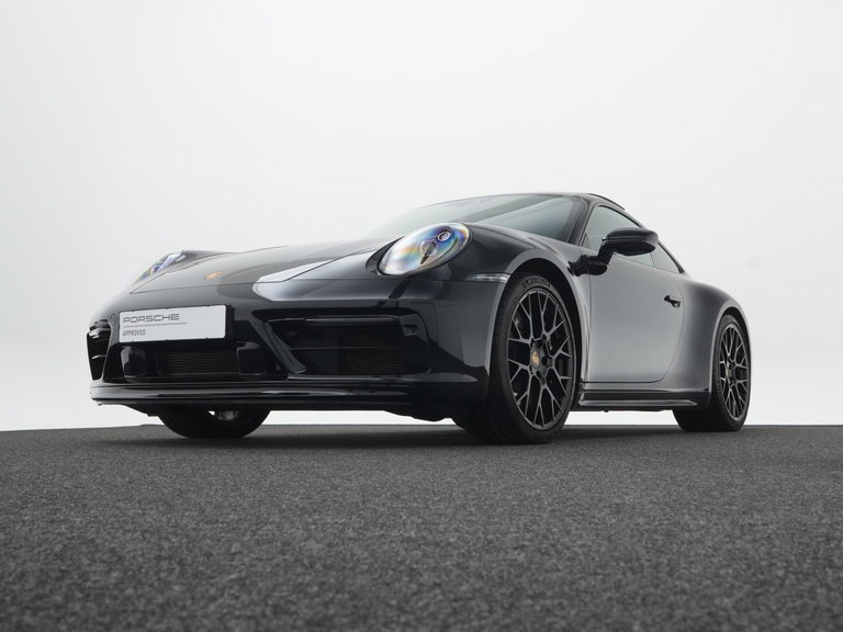 Porsche 992 Carrera 4 GTS