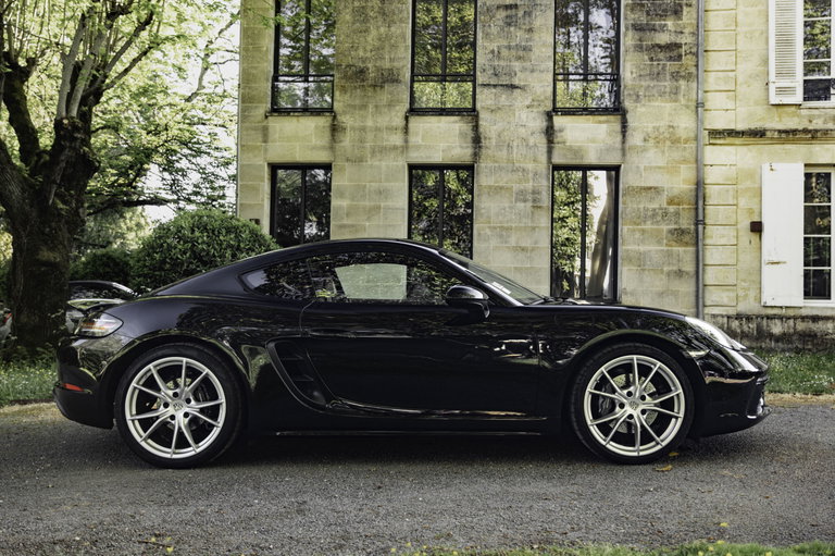 Porsche 718 Cayman
