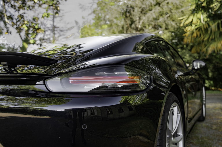 Porsche 718 Cayman