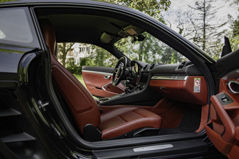 Porsche 718 Cayman