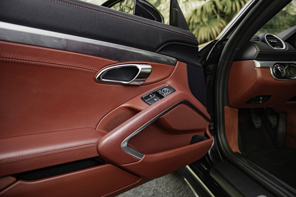Porsche 718 Cayman