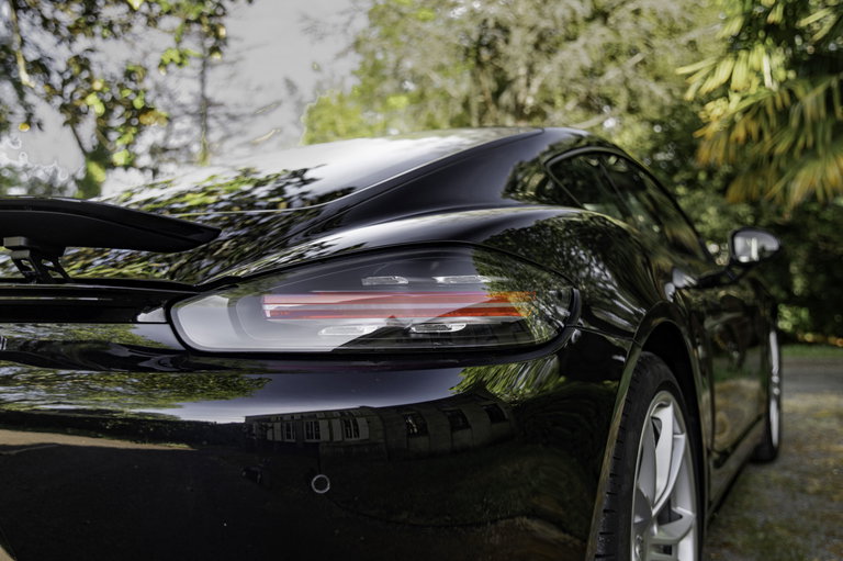 Porsche 718 Cayman