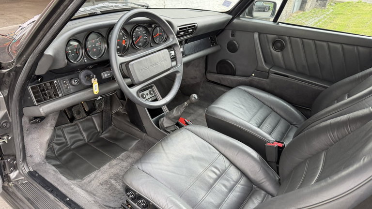 Porsche 911 Carrera 3.2