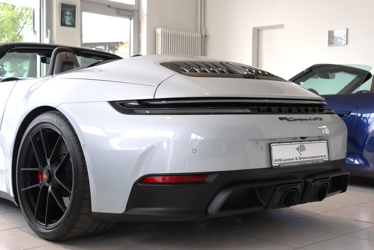 Porsche 992.2 Carrera 4 GTS