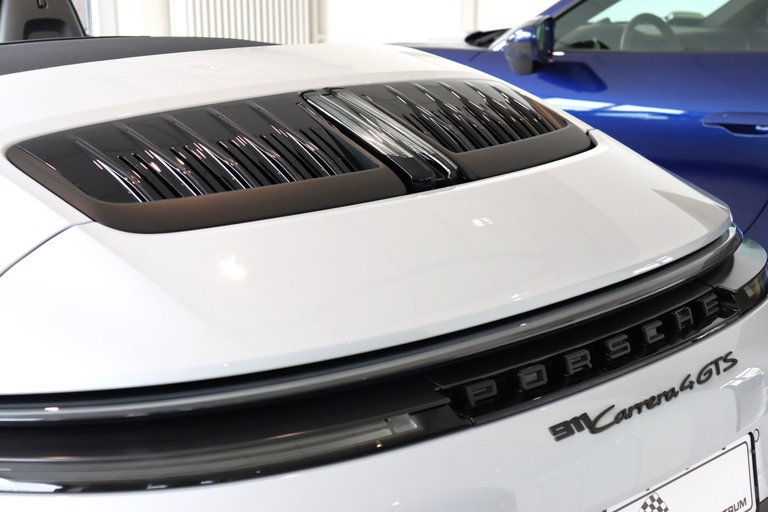 Porsche 992.2 Carrera 4 GTS