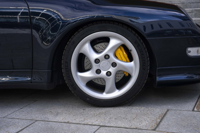 Porsche 993 Carrera 4S
