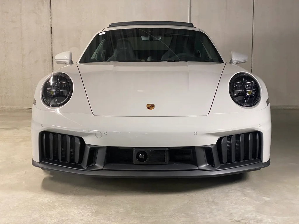 Porsche 992.2 Carrera GTS