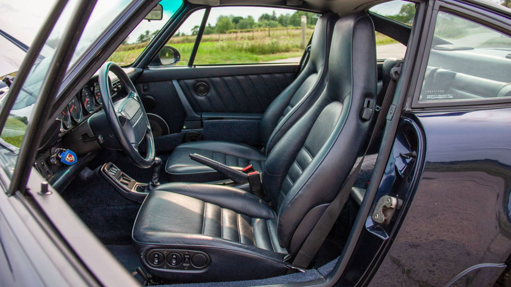 Porsche 964 Carrera 4