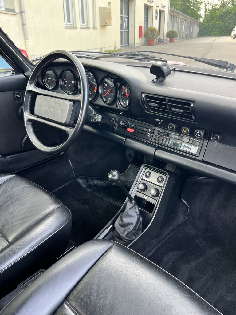 Porsche 911 Carrera 3.2