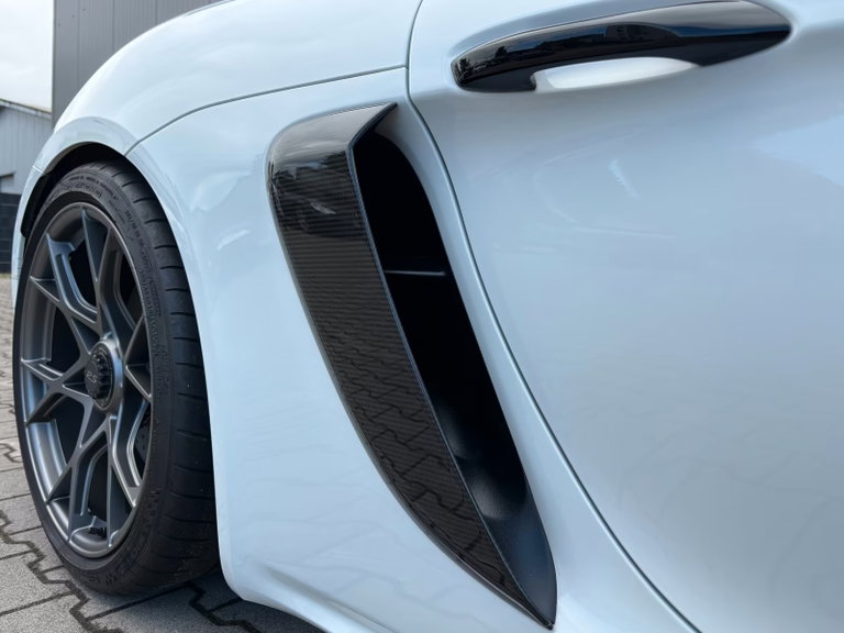 Porsche 718 Spyder RS