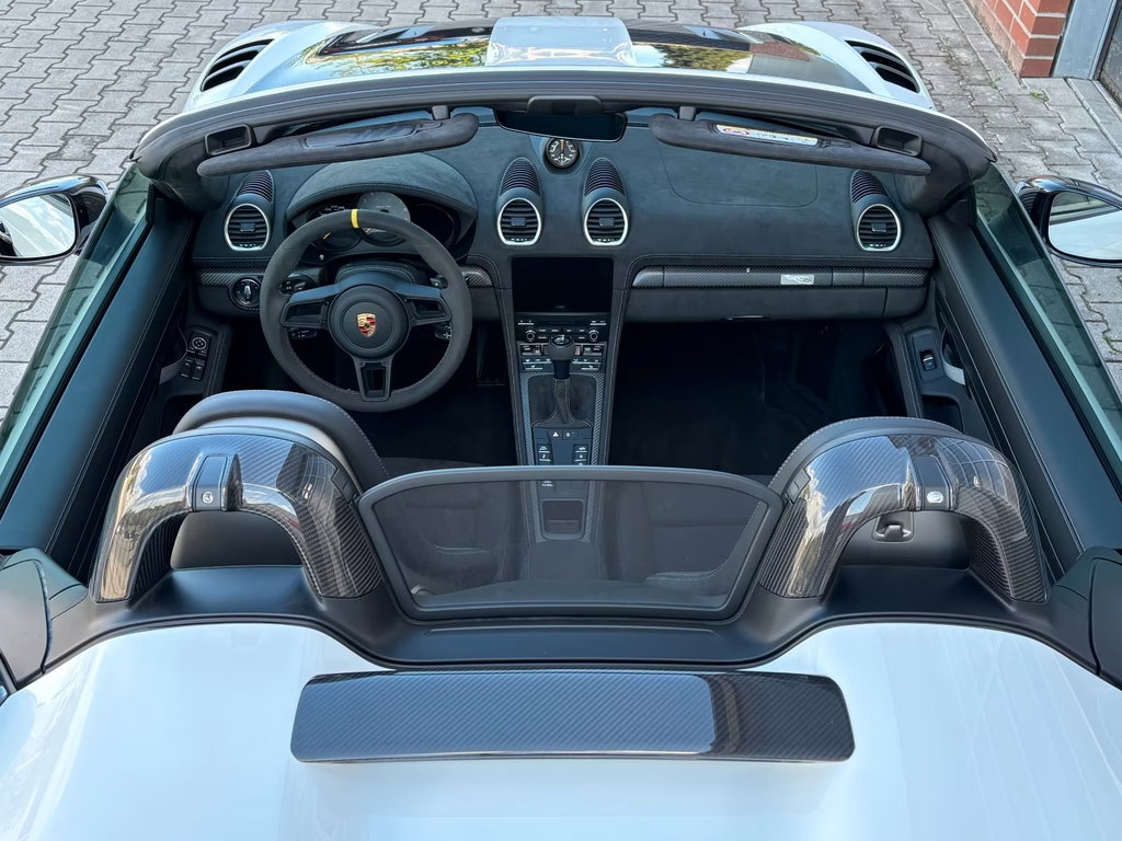 Porsche 718 Spyder RS