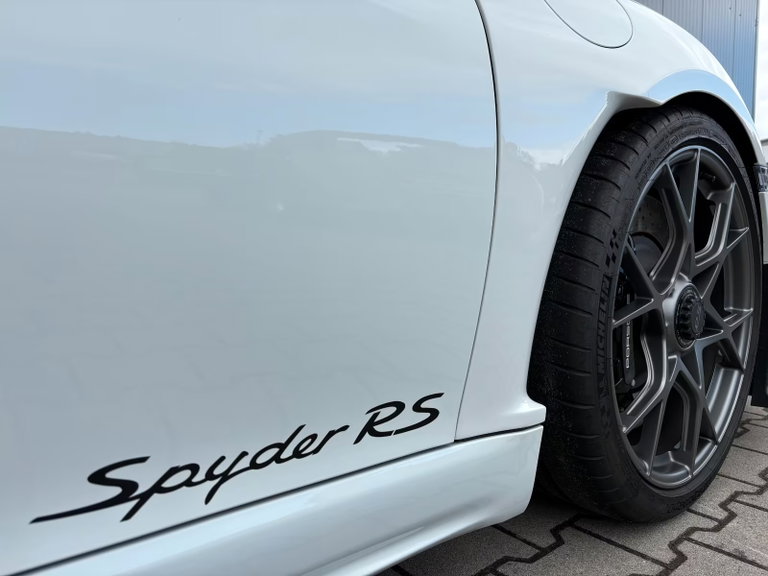 Porsche 718 Spyder RS