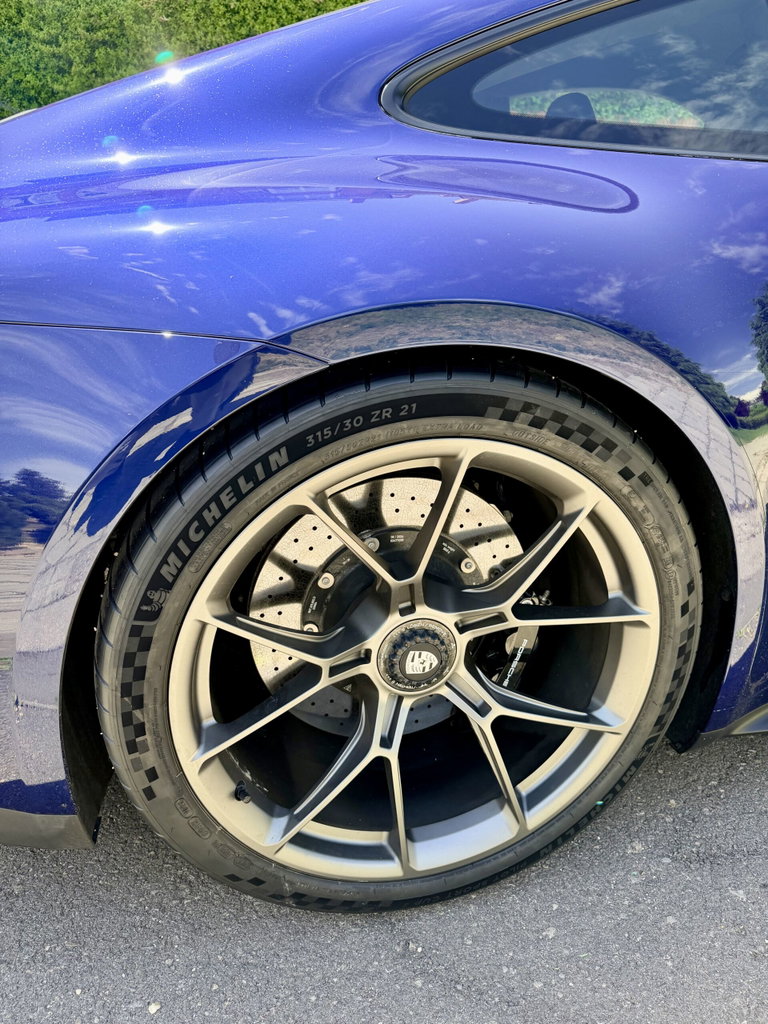 Porsche 992 GT3 Touring