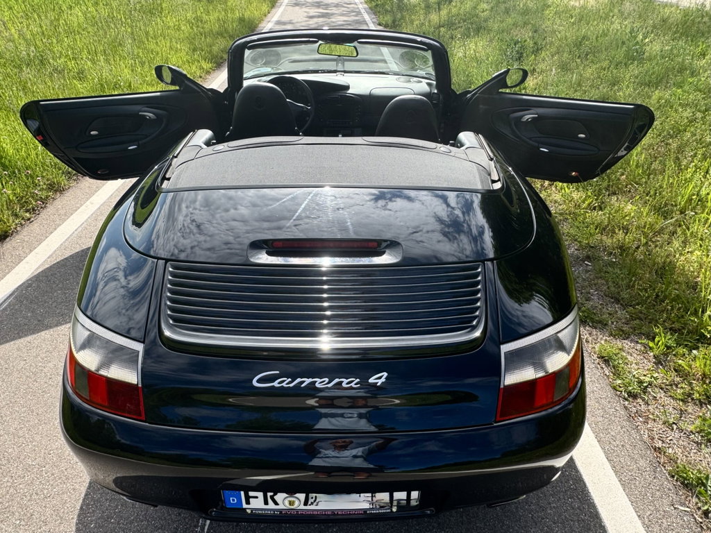 Porsche 996 Carrera 4
