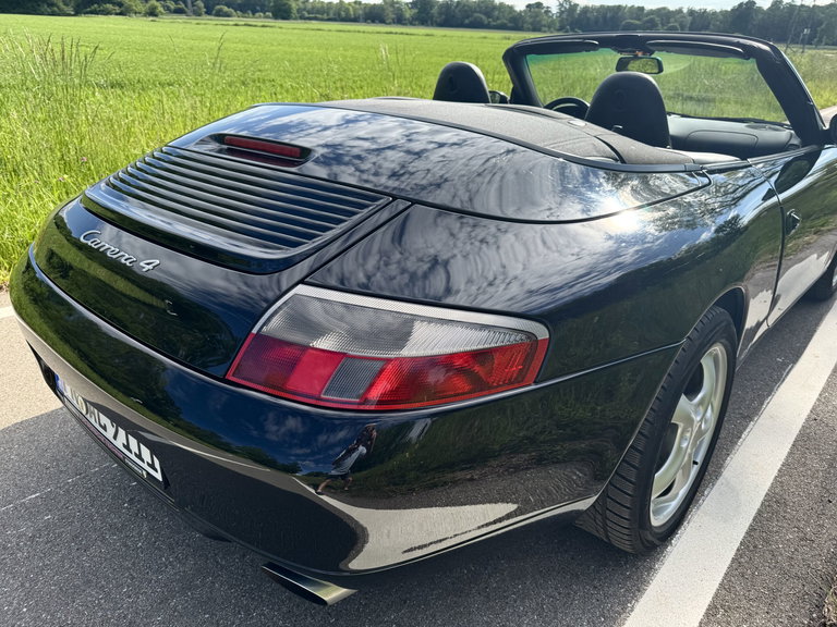 Porsche 996 Carrera 4