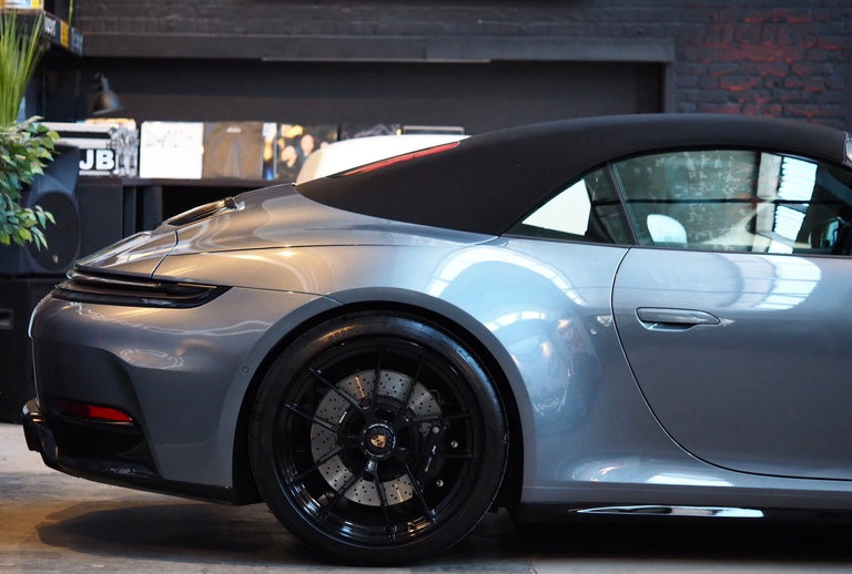 Porsche 992.2 Carrera 4 GTS