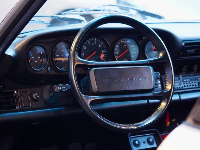Porsche 911 Carrera 3.2