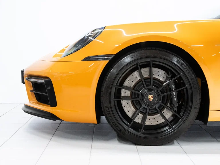 Porsche 992 Carrera GTS