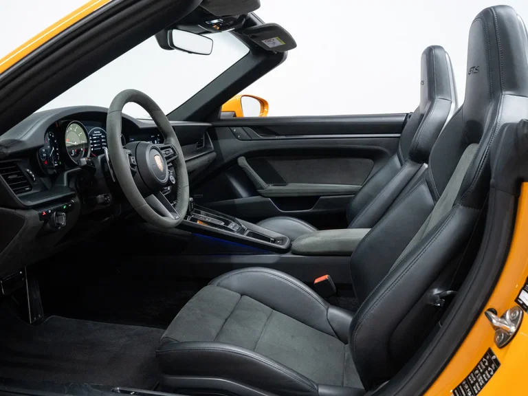 Porsche 992 Carrera GTS