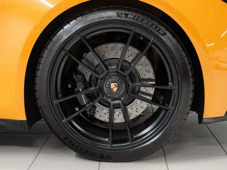 Porsche 992 Carrera GTS